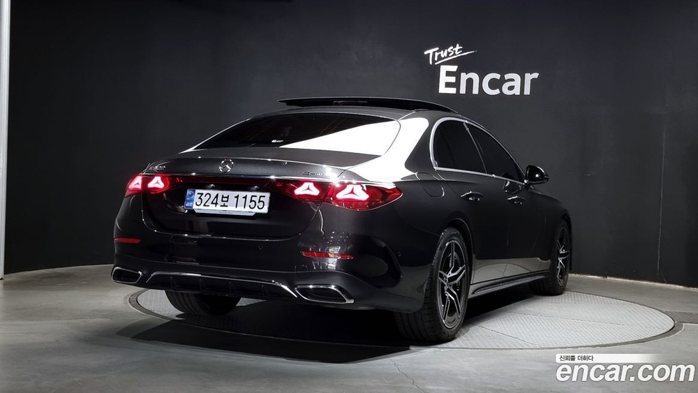Mercedes-Benz E-Class W214 E300 4MATIC AMG Line (03.2024)