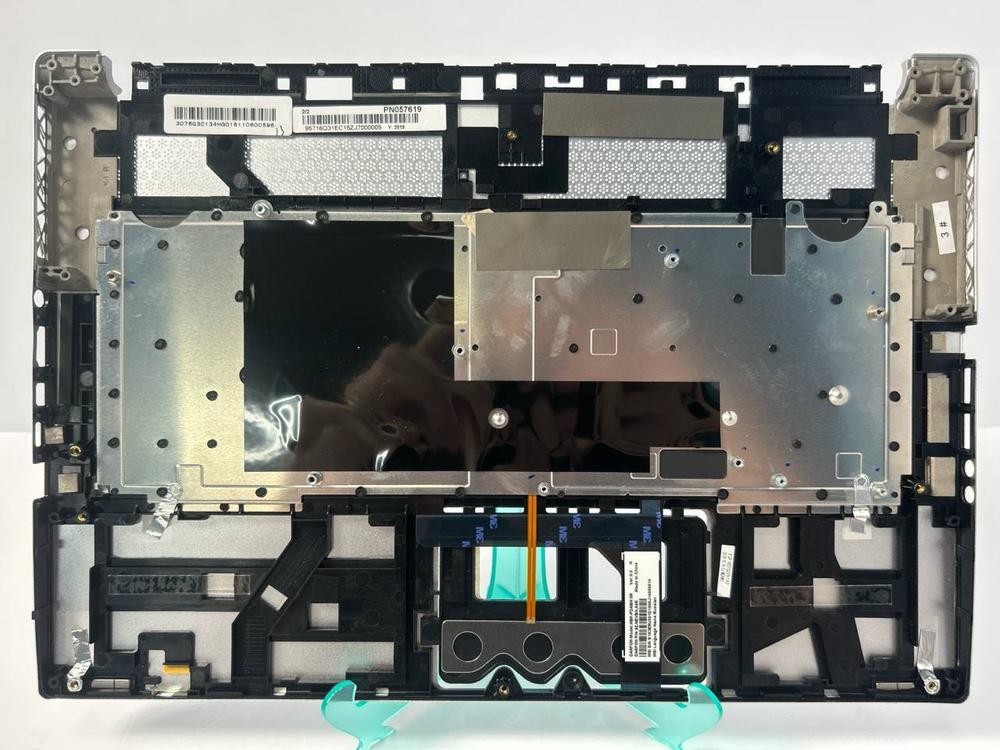 Верхняя панель с клавиатурой (топкейс) для ноутбука MSI P65 Creator 8RE (957-16Q31E-C15)