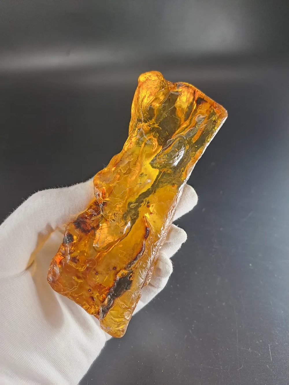 Копал молодой янтарь коллекционный 93 гр