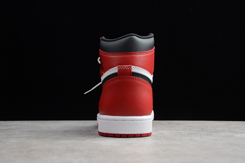 Chicago jordan 1s best sale