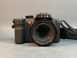 Leica Camera V-Lux 2