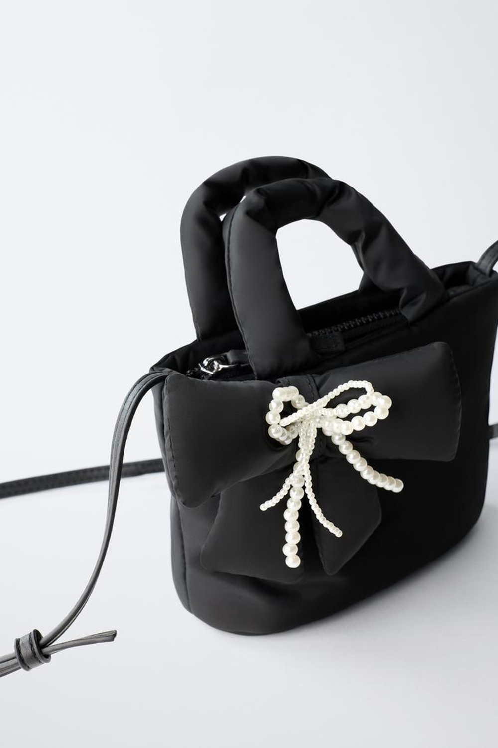 ZARA НЕЙЛОНОВАЯ СУМКА-МЕССЕНДЖЕР С БАНТОМ, ЧЕРНЫЙ