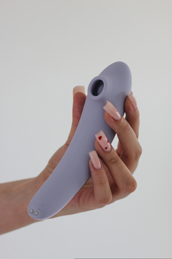 Вакуумный стимулятор клитора Premium лавандовый 23121LS