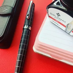 Перьевая ручка Diplomat Excellence A Plus rhomb черная с пером F (D40101023) 12