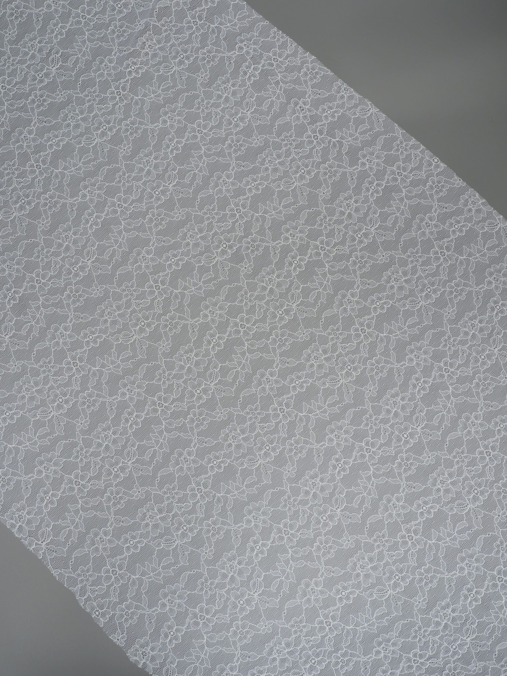 Гипюр эластичный холодный белый ширина 145 см
