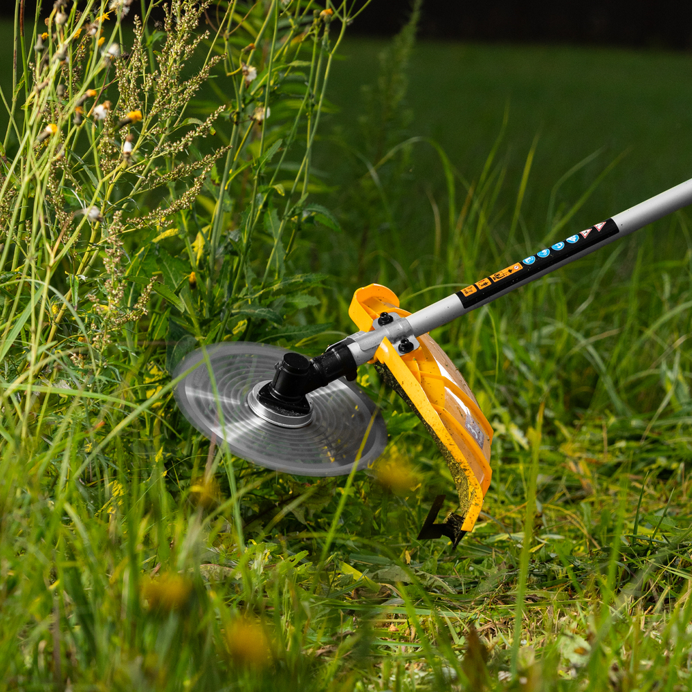 Триммер бензиновый DTL-52S, 52 см3, разъемная штанга, состоит из 2 частей Denzel