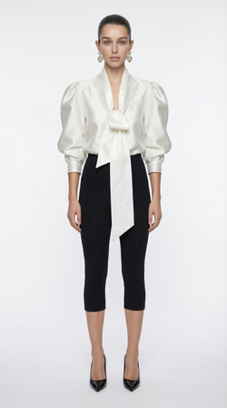 Блуза с бантом