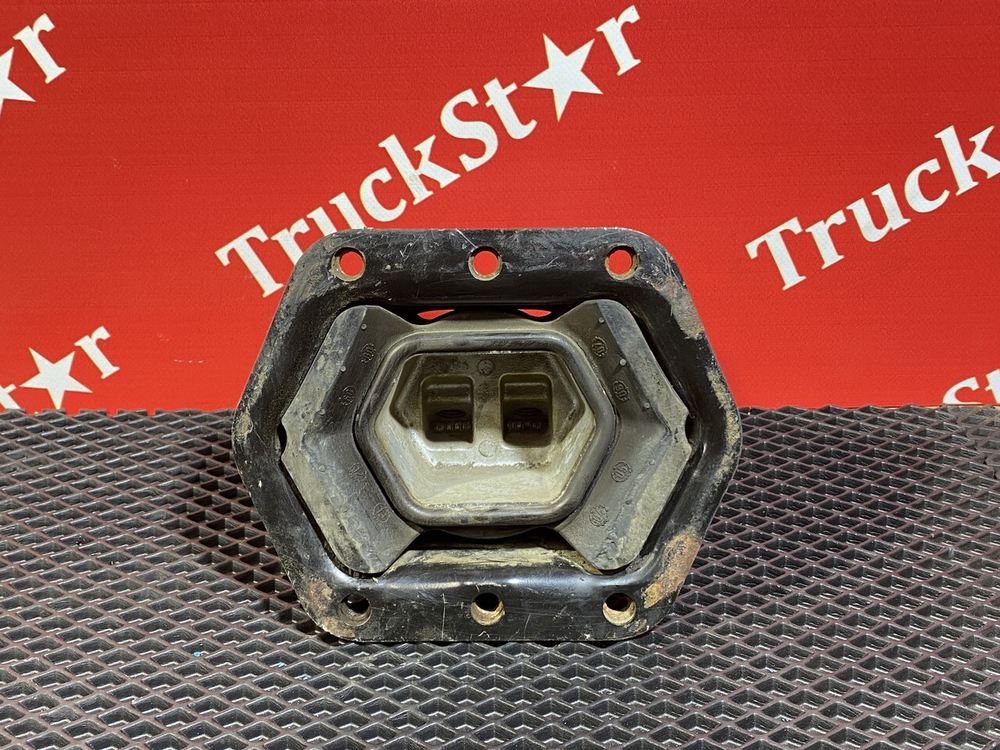 Подушка двигателя задняя