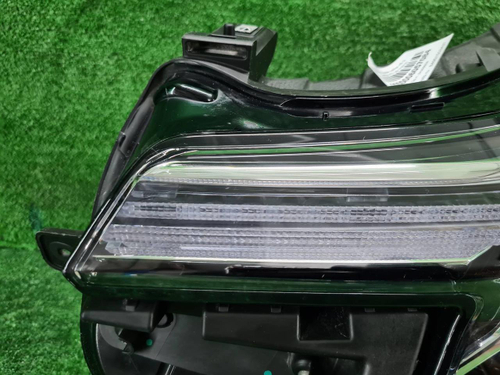 Фара правая Cadillac XT5 (2016-2019) LED