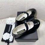 Женские туфли Chanel Mary Janes из лакированной кожи в черном цвете