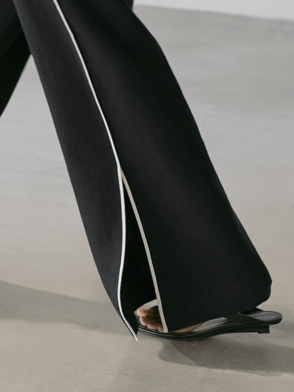 Massimo Dutti Льняные брюки с контрастной окантовкой, черный