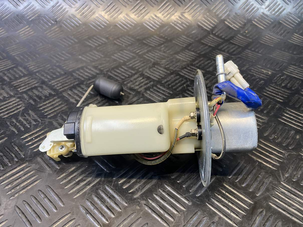 Насос топливный Suzuki GSR400 (GK7DA)