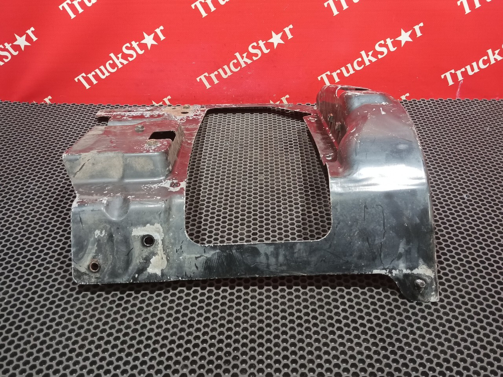 Кронштейн фары левой