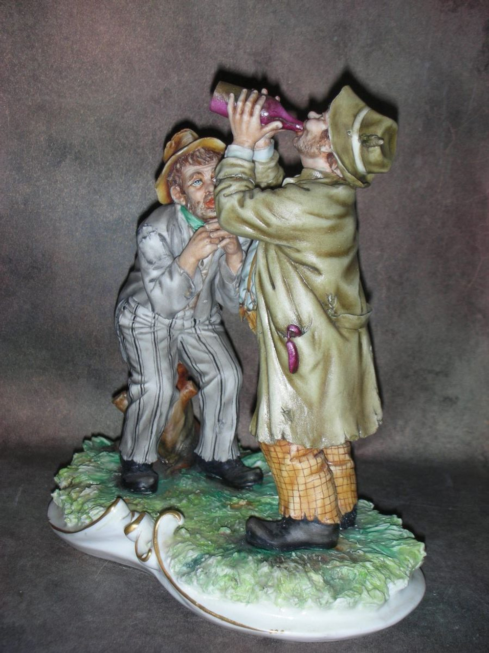 Статуэтка. Фарфор. Навеселе. Capodimonte. Италия
