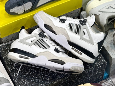 Air Jordan 4 Military Black