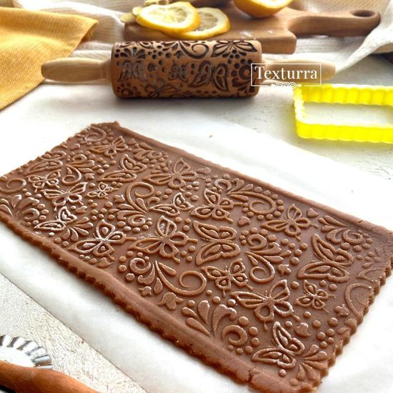 Скалка с узором Бабочки-красавицы