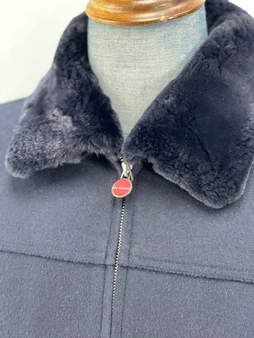Кашемировая куртка Kiton внутри с мехом