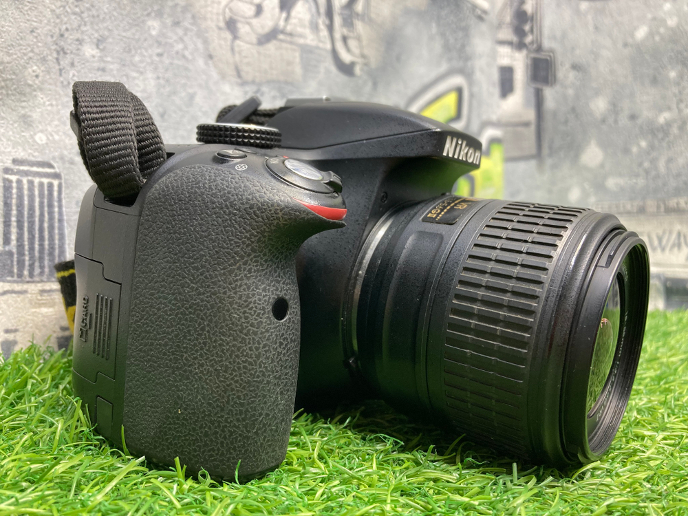 Nikon D3300 Kit 18-55mm VR II 25.000 кадров