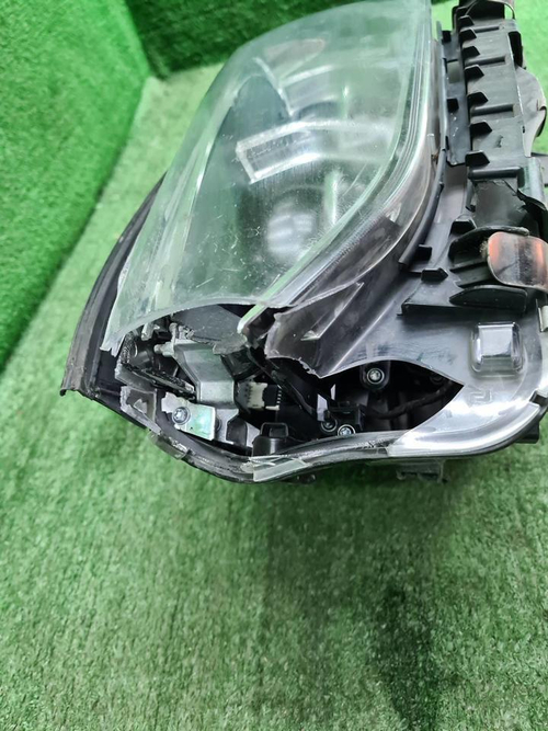 Битая Фара левая BMW X3 G01 (17-21) Adaptive LED