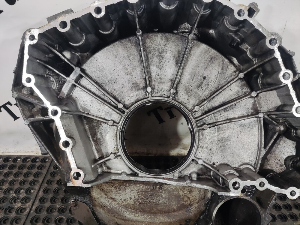 Кожух маховика