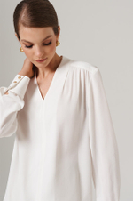 23160 Блузка женская (молочный)