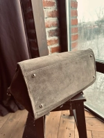 Женская большая сумка из натуральной замши цвета тауп