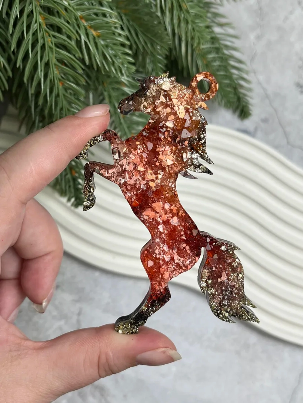 Новогодняя елочная игрушка Лошадка на дыбах
