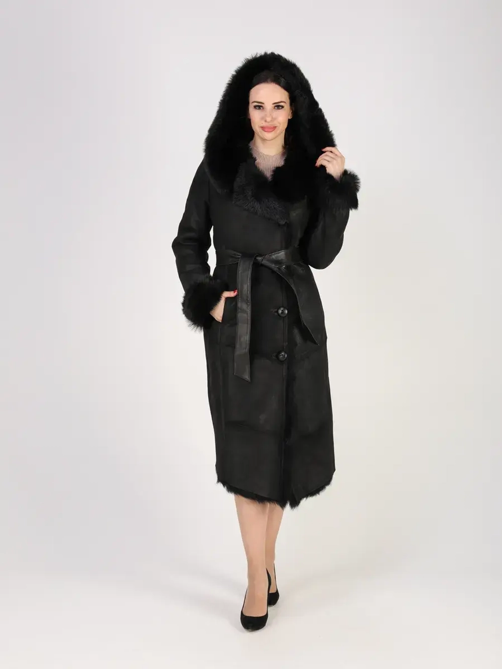 Дубленка зимняя натуральная с капюшоном длинная и теплая