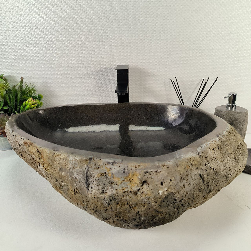 Раковина из речного камня RS-65154 68*52*18 0858