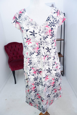 Платье Ostin легкое и комфортное, маркировка XL, визуально на 50 размер