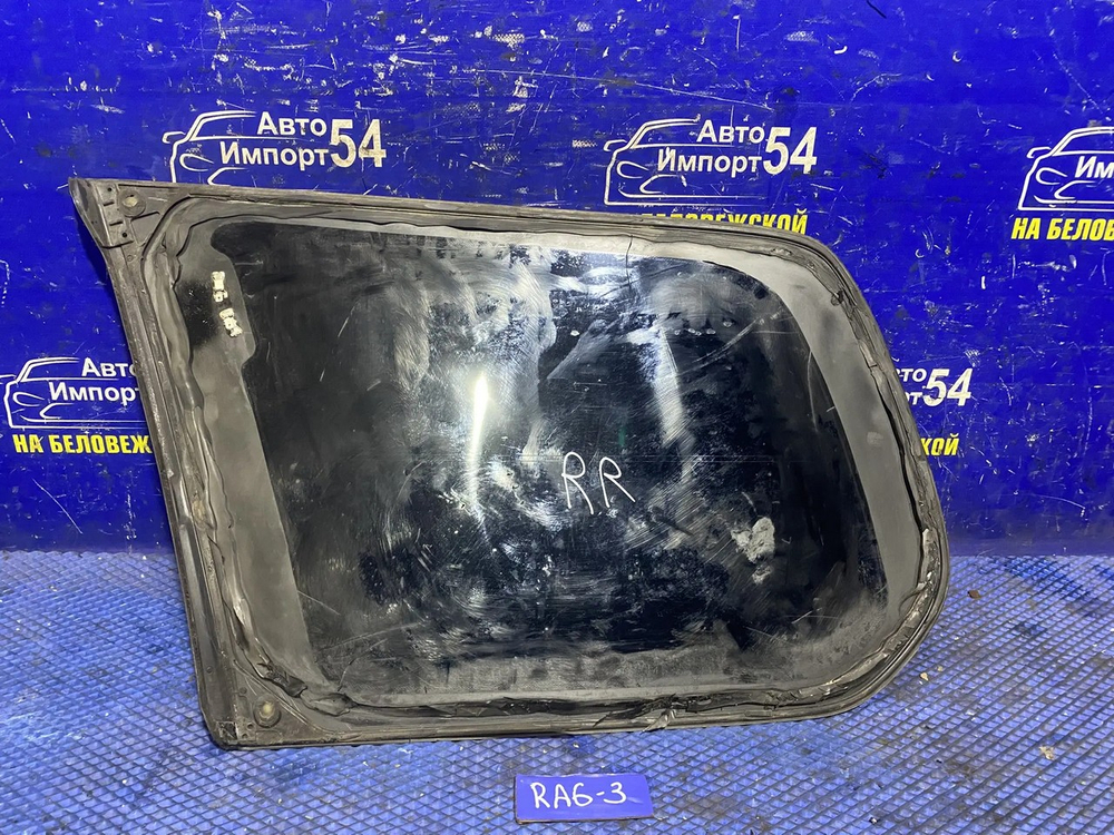Стекло багажника правое Honda ODYSSEY 2001
