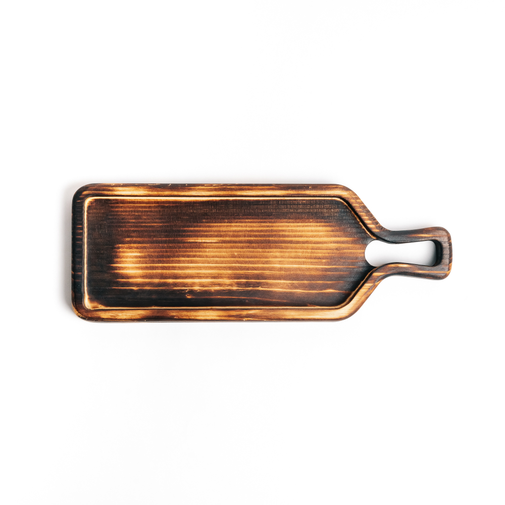 Доска для подачи блюд и закусок из древесины сибирского кедра "бутылка". RD96