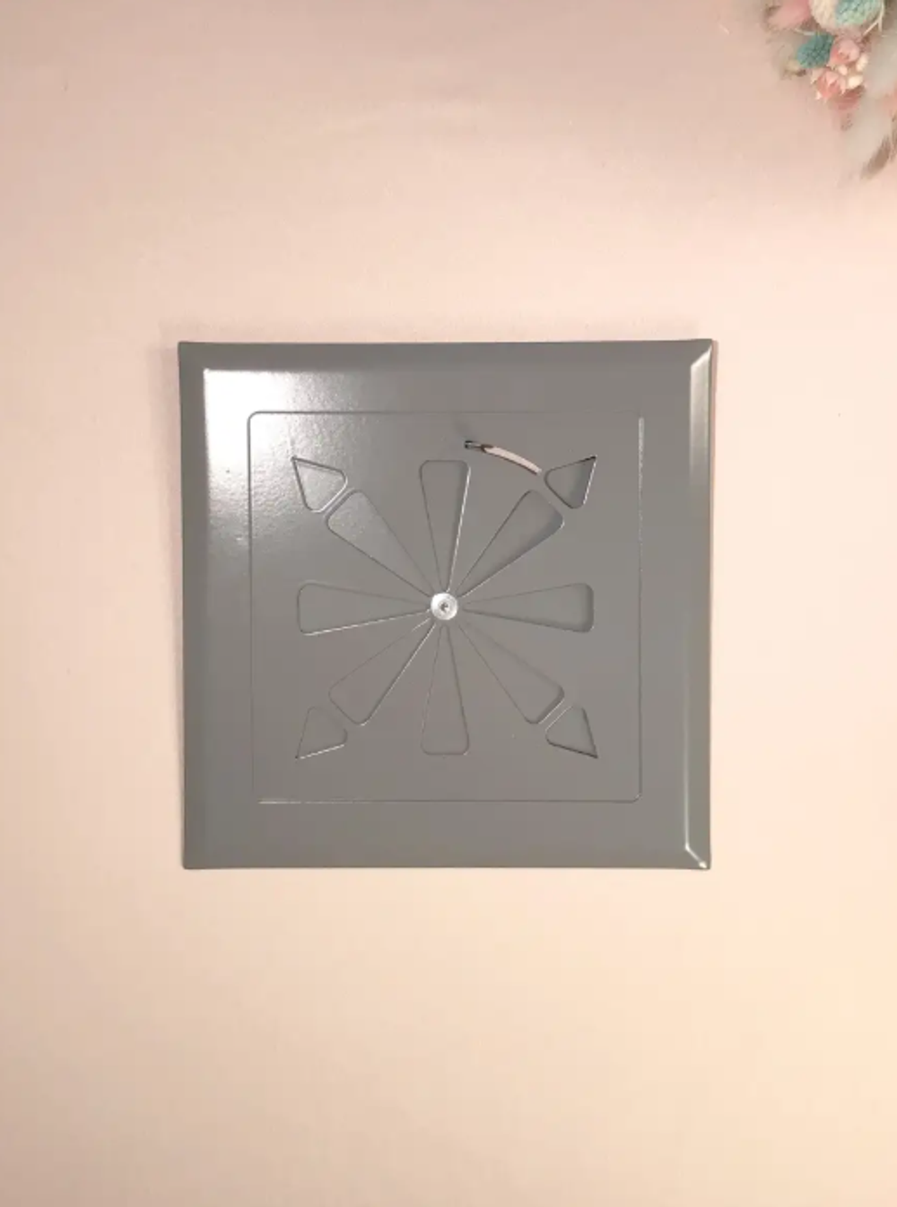 Вентиляционная решетка на магнитах с диффузором. РПР150 Серый