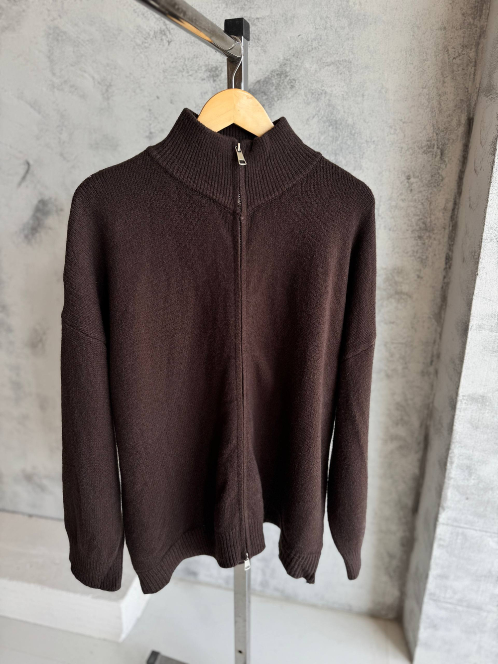 Свитер жен. 670 шок.