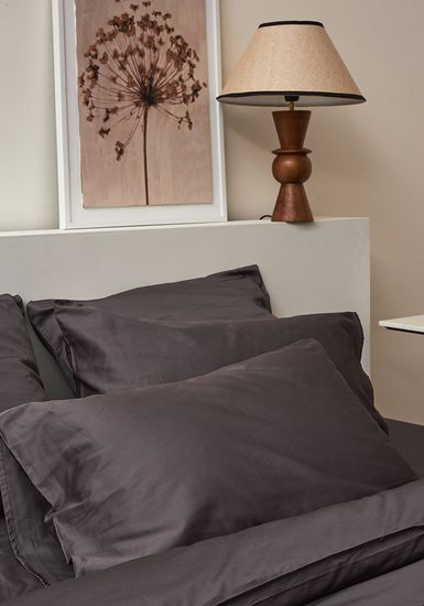 Набор наволочек из премиального сатина темно-серого цвета из коллекции essential, 50х70 см