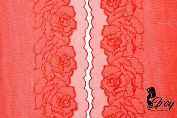 05-153 Вышивка на неэл. сетке двухслойная 18 см, Розы, красный (левая)