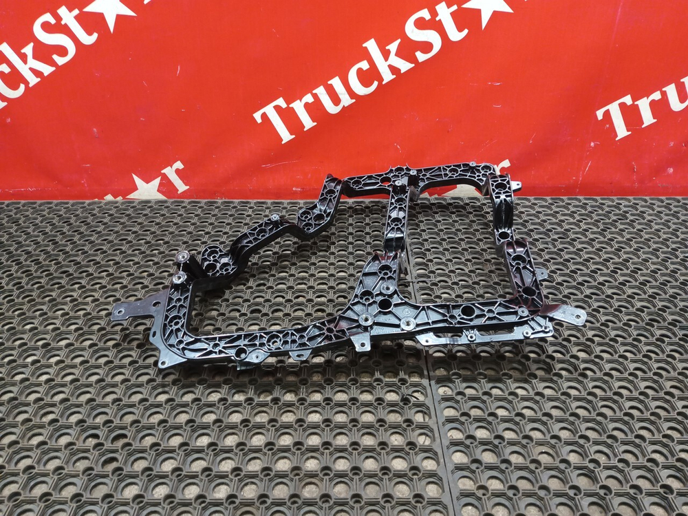 Кронштейн фары левой 2024г.