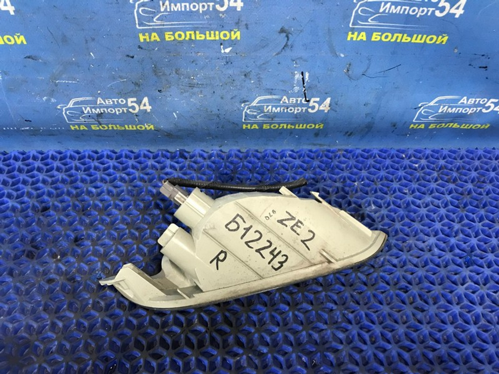 Повторитель в бампер правый Honda INSIGHT 2009-2011