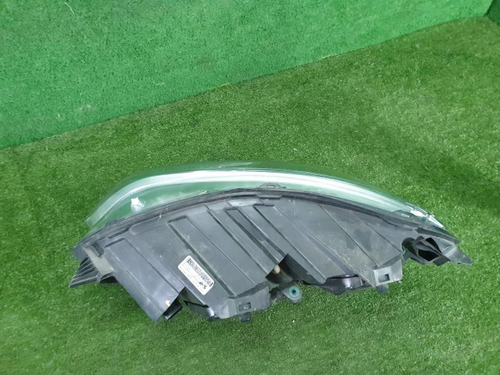 Битая Фара правая Peugeot Traveller (2016-н.в.) галоген