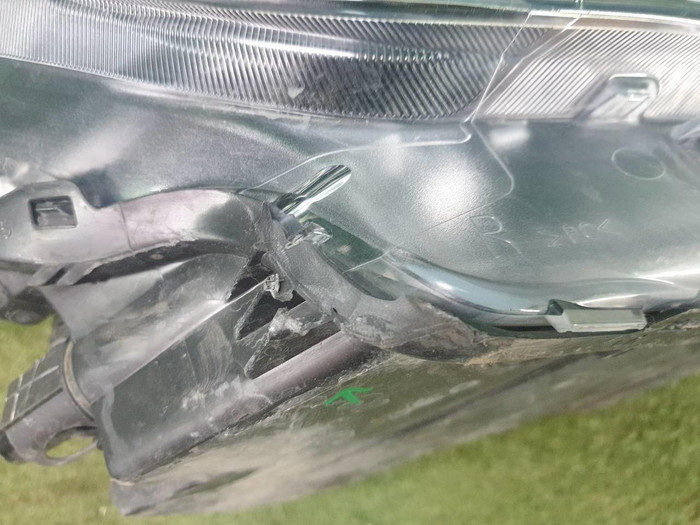 Фара правая Volvo XC40 1 (2017-2022) LED