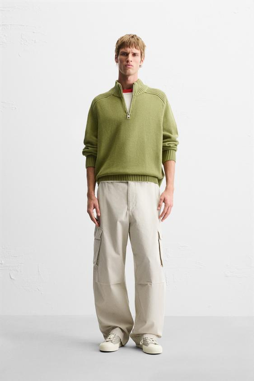 ZARA СВИТЕР С ВОРОТНИКОМ-СТОЙКОЙ И МОЛНИЕЙ, ОЛИВКОВЫЙ