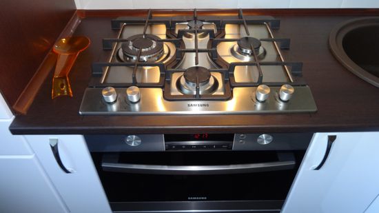 Газовая варочная панель Samsung GN642JDXD1