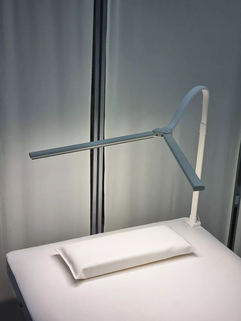 Бестеневая косметологическая лампа для наращивания ресниц