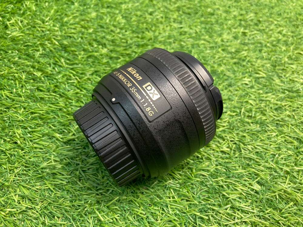 Nikon 35mm 1.8G AF-S DX Nikkor