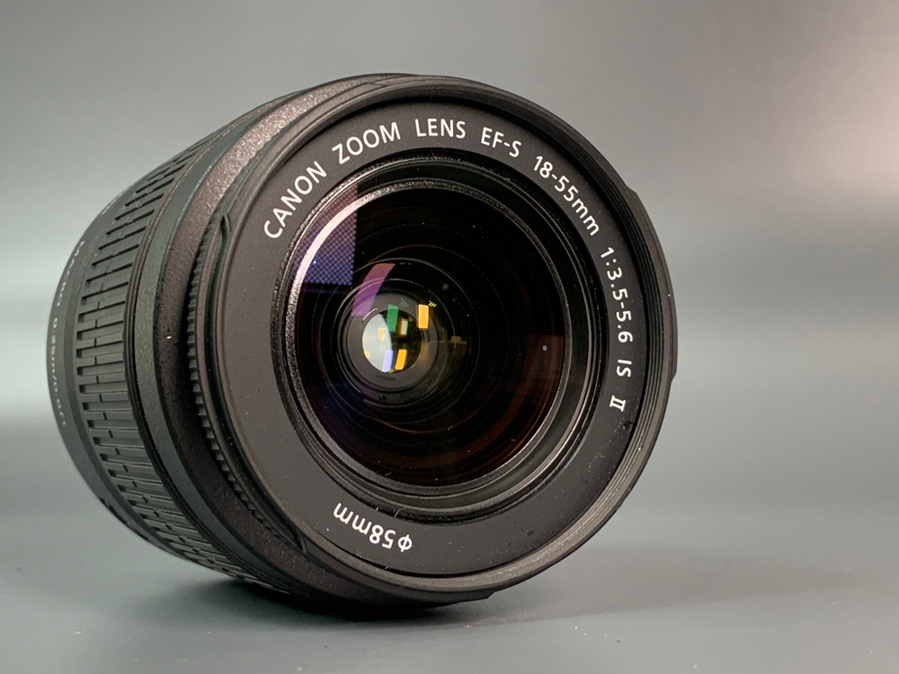 Canon 600D kit 18-55mm 3.5-5.6 IS ll 1.800 кадров