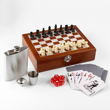 Подарочный набор шахмат "Алкогольный"