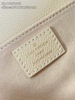Louis Vuitton Pochette Metis East West