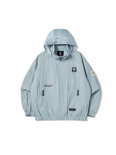 Нейлоновая ветровка с высоким воротом