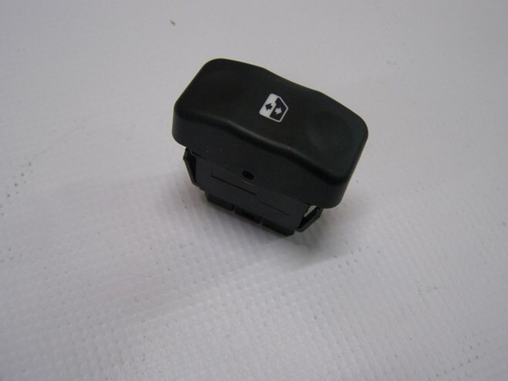 Кнопка стеклоподъем. Renault Logan Lada Largus перед. с 2010 г. 5-конт. (Dayan)