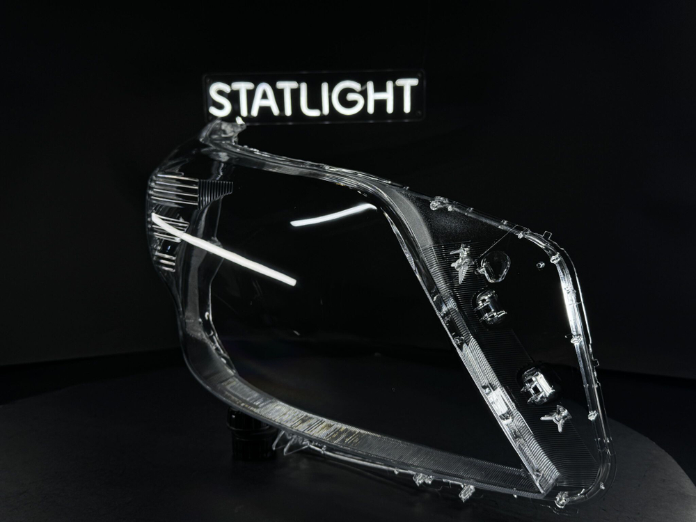 Правое стекло фары Toyota Prado 150 2010-2013